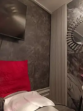 IsisBlake online show from February 9, 2026, 11:08 am