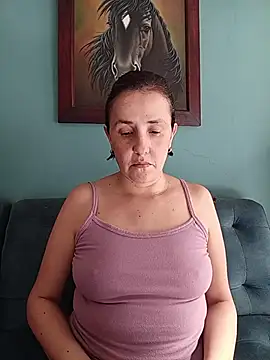 Snapshot of IsisBlake chatting on July 2, 2026, 8:37 pm IsisBlake online show from July 2, 2026, 8:37 pm