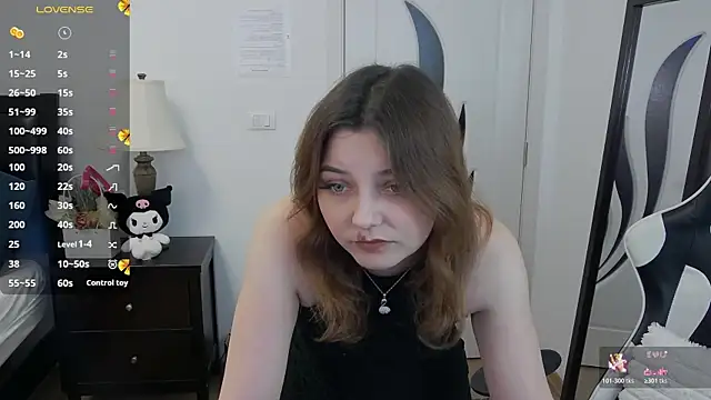 pretty little thing online show from May 10, 2026, 8:00 pm