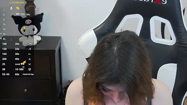 pretty little thing online show from April 27, 2026, 5:11 pm