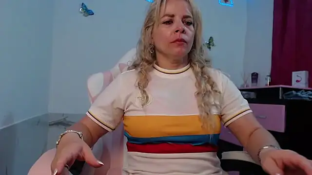 Snapshot of HannaBrave chatting on June 17, 2026, 7:13 pm HannaBrave online show from June 17, 2026, 7:13 pm