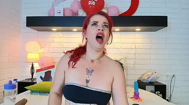 Snapshot of HannaBrave chatting on March 9, 2025, 9:57 am HannaBrave online show from March 9, 2025, 9:57 am