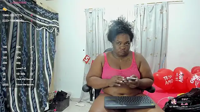 Snapshot of lilybaudyn_ chatting on February 16, 2026, 5:00 pm lilybaudyn online show from February 16, 2026, 5:00 pm