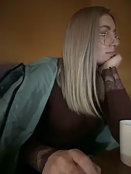 Crazy-Rosa online show from February 7, 2025, 4:14 pm