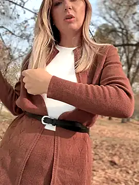 Crazy-Rosa online show from October 28, 2025, 8:24 am