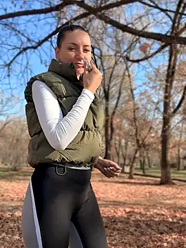 Crazy-Rosa online show from November 2, 2025, 8:08 am