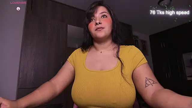 Snapshot of Steph_moon_ chatting on November 26, 2025, 12:43 am Steph moon online show from November 26, 2025, 12:43 am