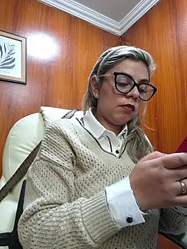 Snapshot of Cata_Office-12 chatting on October 15, 2025, 3:53 pm Cata Office-12 online show from October 15, 2025, 3:53 pm