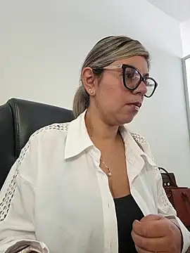 Snapshot of Cata_Office-12 chatting on November 29, 2025, 4:07 pm Cata Office-12 online show from November 29, 2025, 4:07 pm