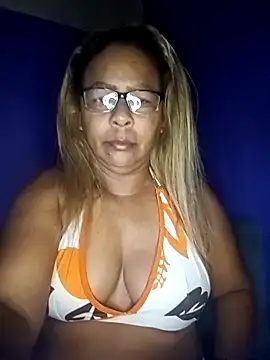 Afroditabichota online show from October 19, 2025, 10:51 am