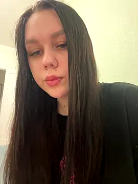 Snapshot of Marylallka5 chatting on November 14, 2025, 5:22 am Marylallka5 online show from November 14, 2025, 5:22 am