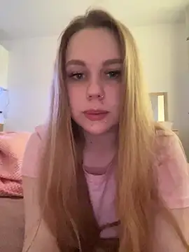 Snapshot of Marylallka5 chatting on June 10, 2026, 11:11 am Marylallka5 online show from June 10, 2026, 11:11 am