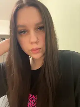 Snapshot of Marylallka5 chatting on November 11, 2025, 5:02 am Marylallka5 online show from November 11, 2025, 5:02 am