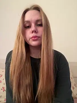 Snapshot of Marylallka5 chatting on June 3, 2026, 6:47 am Marylallka5 online show from June 3, 2026, 6:47 am