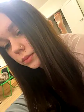 Snapshot of Marylallka5 chatting on December 2, 2025, 6:15 am Marylallka5 online show from December 2, 2025, 6:15 am