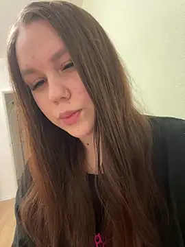 Snapshot of Marylallka5 chatting on November 7, 2025, 5:23 am Marylallka5 online show from November 7, 2025, 5:23 am