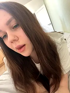 Snapshot of Marylallka5 chatting on October 19, 2025, 9:34 am Marylallka5 online show from October 19, 2025, 9:34 am