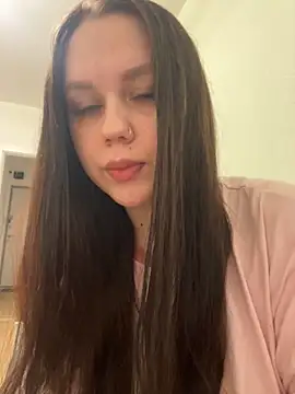 Snapshot of Marylallka5 chatting on November 29, 2025, 5:29 am Marylallka5 online show from November 29, 2025, 5:29 am