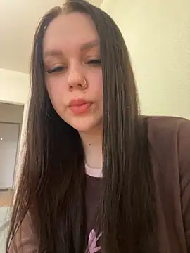 Snapshot of Marylallka5 chatting on November 17, 2025, 7:45 am Marylallka5 online show from November 17, 2025, 7:45 am