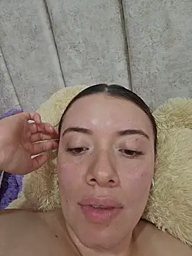 Snapshot of valery_mora chatting on February 14, 2026, 10:32 pm valery mora online show from February 14, 2026, 10:32 pm