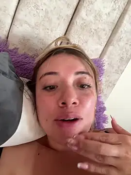 Snapshot of valery_mora chatting on May 23, 2026, 6:51 pm valery mora online show from May 23, 2026, 6:51 pm