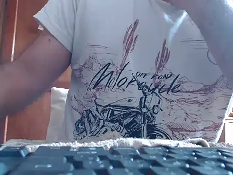 Snapshot of lover_camer chatting on April 8, 2026, 7:26 pm lover camer online show from April 8, 2026, 7:26 pm