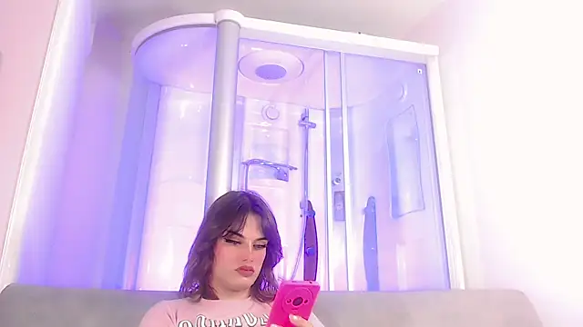 Snapshot of sexy-luna-star-ts chatting on October 10, 2025, 4:35 am sexy-luna-star-ts online show from October 10, 2025, 4:35 am