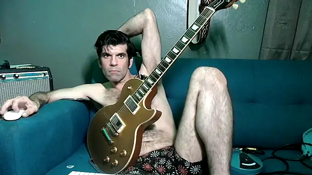 FlannelDong online show from November 13, 2025, 10:08 am