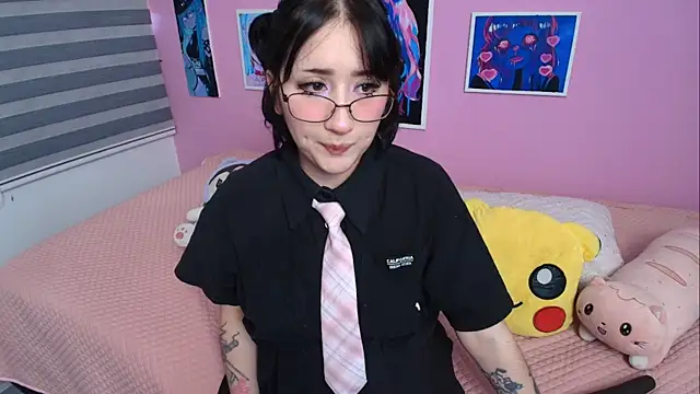 Snapshot of Miwa_violet chatting on December 1, 2025, 9:15 pm Miwa violet online show from December 1, 2025, 9:15 pm