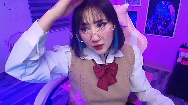 Snapshot of Miwa_violet chatting on June 6, 2026, 3:56 am Miwa violet online show from June 6, 2026, 3:56 am
