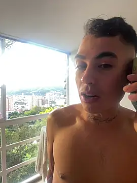 Snapshot of Cuteandhornyy chatting on March 22, 2025, 8:04 pm Cuteandhornyy online show from March 22, 2025, 8:04 pm