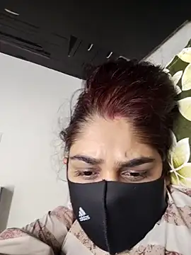 kirti  arora online show from September 18, 2025, 8:06 am