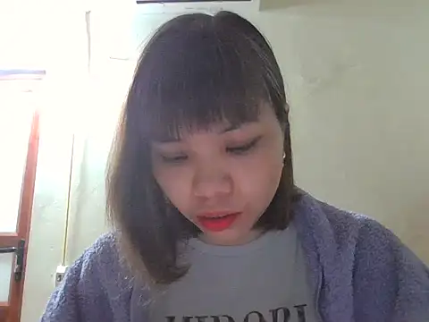 Angela-Eira online show from November 17, 2025, 9:30 pm