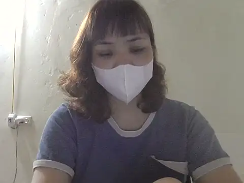 Angela-Eira online show from May 1, 2026, 5:07 pm