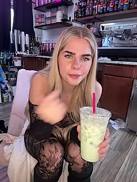 delicioussdixie online show from December 15, 2025, 6:47 pm