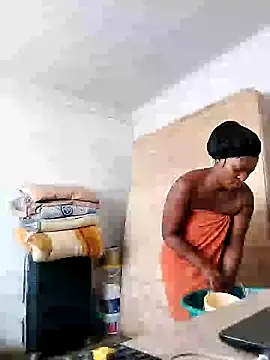 Snapshot of lovelyassbitch chatting on February 14, 2025, 1:29 pm lovelyassbitch online show from February 14, 2025, 1:29 pm