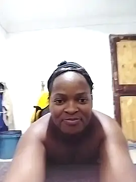 Snapshot of lovelyassbitch chatting on March 21, 2025, 6:18 pm lovelyassbitch online show from March 21, 2025, 6:18 pm