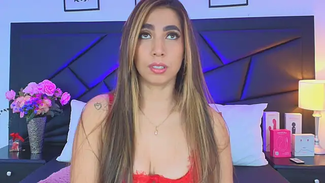 Snapshot of SophieCarther chatting on October 9, 2025, 12:38 pm SophieCarther online show from October 9, 2025, 12:38 pm