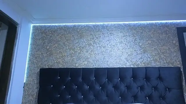 stella xue online show from November 24, 2025, 7:58 pm