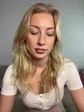 belle98 online show from December 18, 2025, 1:15 pm