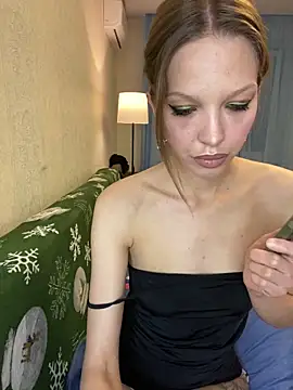Snapshot of KateMariett chatting on June 7, 2026, 9:20 pm KateMariett online show from June 7, 2026, 9:20 pm
