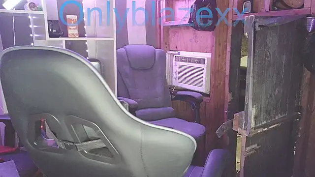 OnlyBlazexx online show from January 15, 2026, 3:10 am