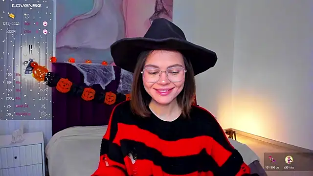 Snapshot of Kelly_Cuutie chatting on October 28, 2025, 1:17 am Kelly Cuutie online show from October 28, 2025, 1:17 am