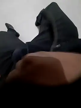 Snapshot of Sanju911 chatting on April 9, 2026, 9:59 am Sanju911 online show from April 9, 2026, 9:59 am