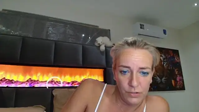 Snapshot of Wendysexyx chatting on June 14, 2026, 12:29 am Wendysexyx online show from June 14, 2026, 12:29 am