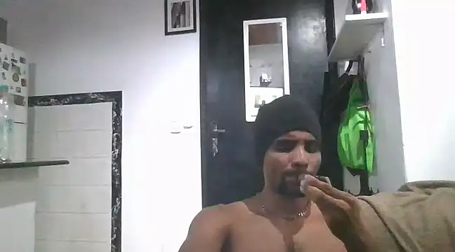 WellingtonPiettroRio online show from December 14, 2024, 2:11 am