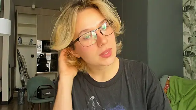 Snapshot of Lilith_lutherlow chatting on January 16, 2026, 12:42 pm Lilith lutherlow online show from January 16, 2026, 12:42 pm