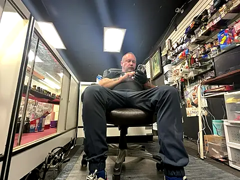 Snapshot of RawRyder8 chatting on November 11, 2025, 1:00 am RawRyder8 online show from November 11, 2025, 1:00 am