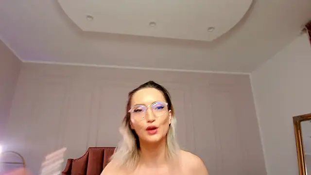 Snapshot of CharmingAnnie chatting on October 8, 2025, 5:46 pm CharmingAnnie online show from October 8, 2025, 5:46 pm