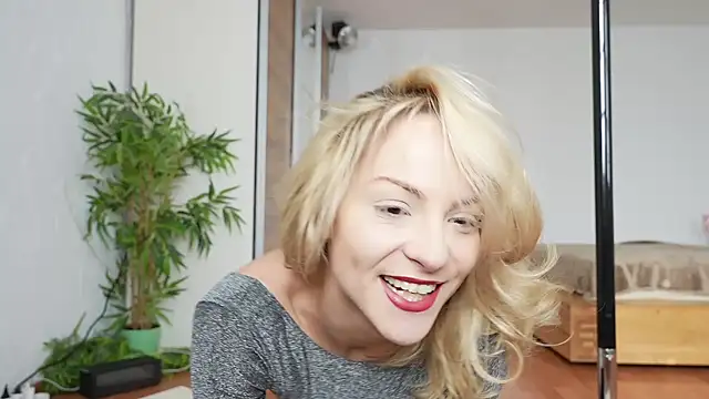 Snapshot of missdaisydiamond777 chatting on November 28, 2025, 10:15 am missdaisydiamond777 online show from November 28, 2025, 10:15 am